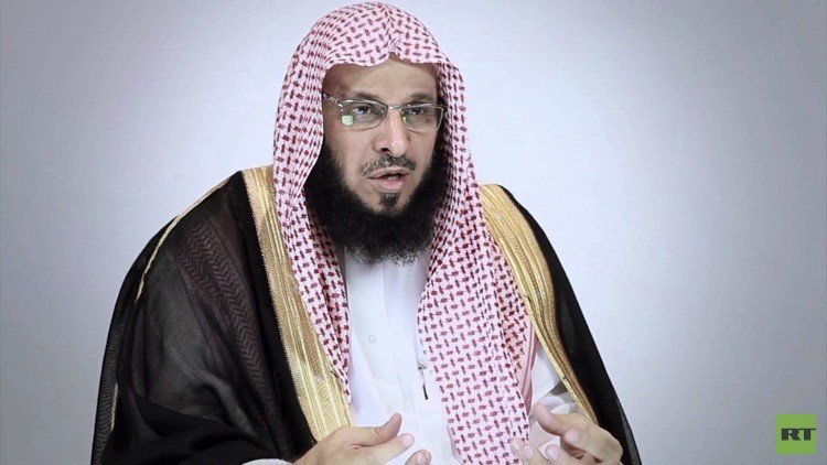 عائض القرني يوضح حقيقة زواجه من فتاه فلبينية