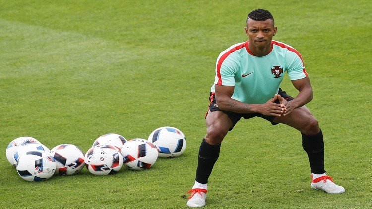 البرتغالي ناني يحط رحاله في فالنسيا
