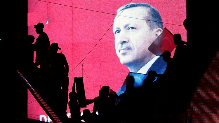 أردوغان محاط بالمتآمرين!