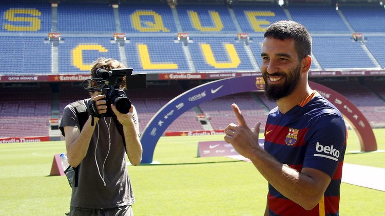 لاعب برشلونة توران يتضامن مع أردوغان 
