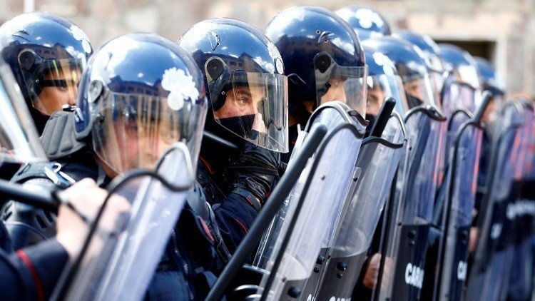 اعتقال 10 أشخاص في إيطاليا لتهريبهم مهاجرين إلى شمال أوروبا