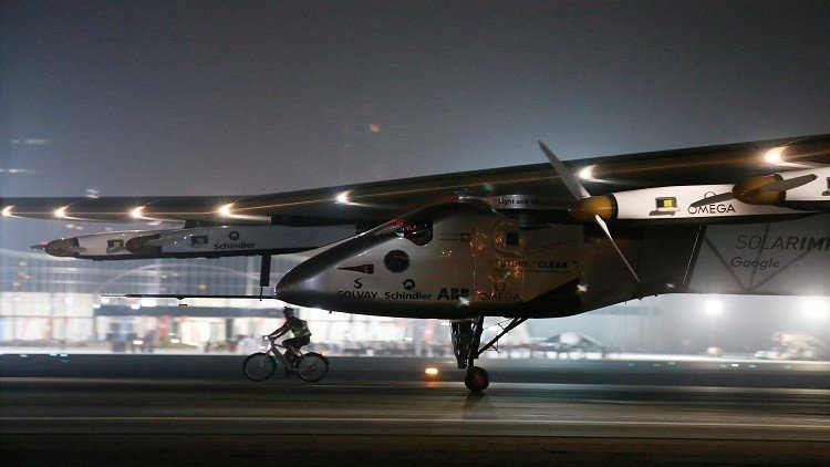 طائرة "سولار امبالس 2" تنجز رحلتها التاريخية 