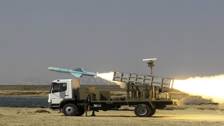 طهران تهدد بالرد بالصواريخ بعيدة المدى على أي "عمل شرير"