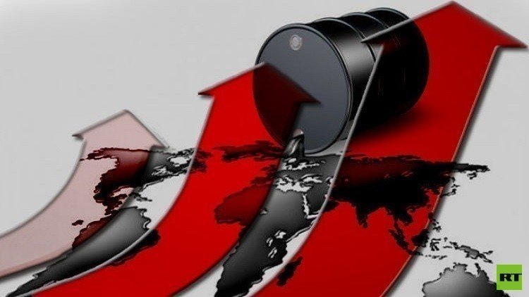 ارتفاع طفيف في أسعار النفط جراء تراجع الدولار