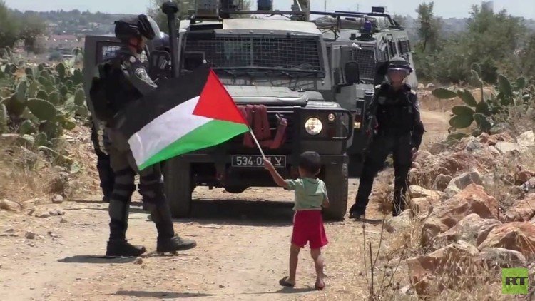 نتنياهو يبرر قتل جنوده للفلسطينيين