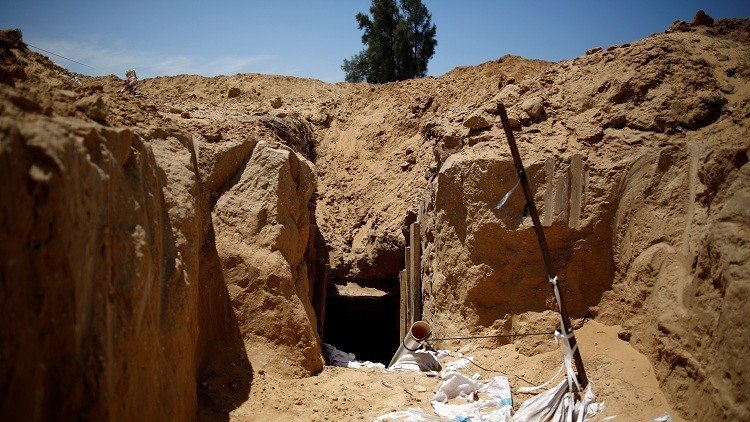 مصرع ناشط من القسام بانهيار نفق وسط قطاع غزة