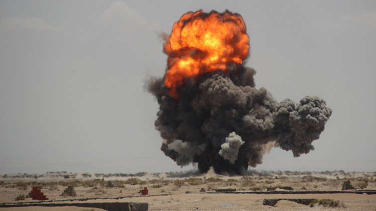 18 غارة للتحالف في حرض والحوثيون يردون بصاروخين باليستيين