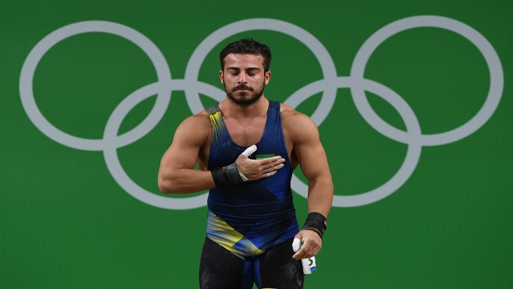 الرباع الإيراني رستمي يهدي بلاده ذهبيتها الأولى في ريو 