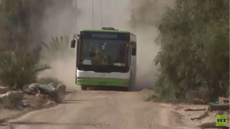 إخراج المدنيين والمسلحين من داريا 