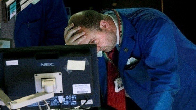 النفط يتراجع مع تقلص الآمال بتحرك المنتجين 