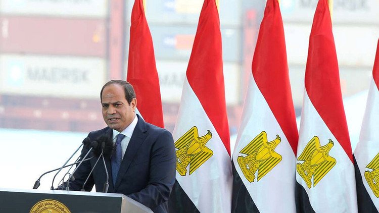 السيسي يعد المصريين بمزيد من فرص العمل محاولا ثنيهم عن الهجرة غير الشرعية