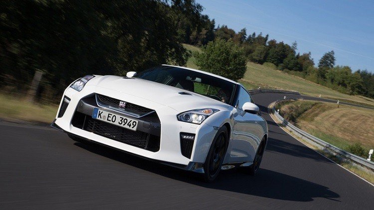 نيسان تعلن سعر موديل جديد من سيارتها GT-R