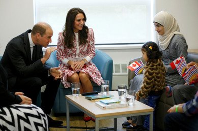 الأمير ويليام وزوجته يزوران عائلة سورية في جمعية دعم المهاجرين في فانكوفر 
