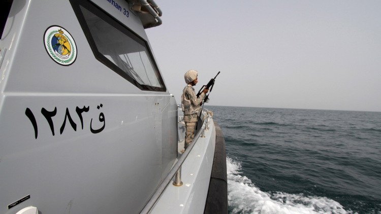 مناورات سعودية ضخمة في مضيق هرمز
