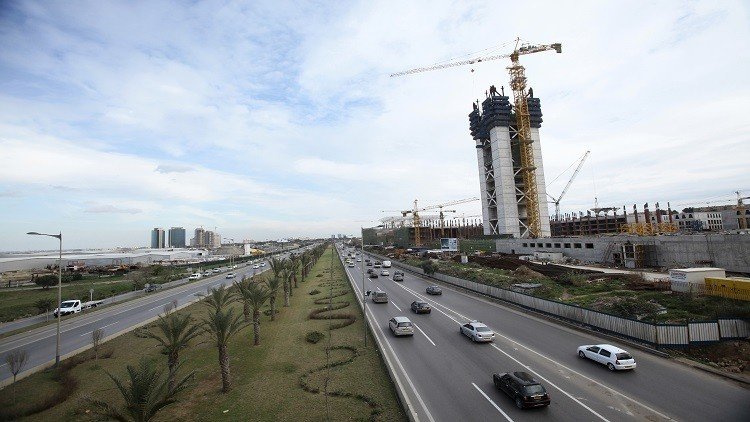 الجزائر.. النفط الرخيص يجمد مشروعا لبناء مساجد
