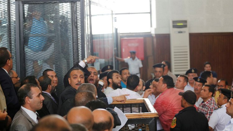  سجن 19 مصريا سنتين بتهمة إهانة القضاء