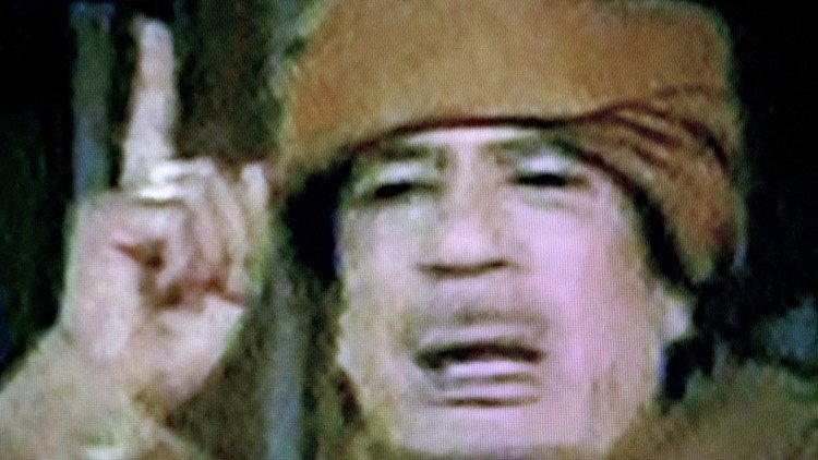 القذافي يودع أسرته ويوصيها قبل مقتله!