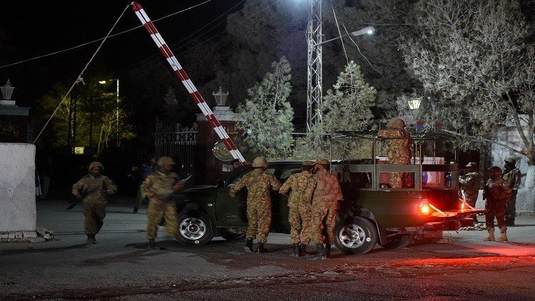 "داعش" يتبنى الهجوم على أكاديمية شرطة في باكستان أدى إلى مقتل 60 طالبا