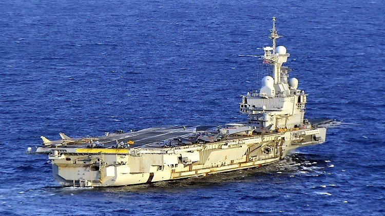 فرنسا تمدد مهمة "شارل ديغول" في عمليتها ضد "داعش"