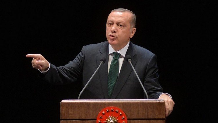 أردوغان يعزز قواته على الحدود العراقية ويحذر الحشد 