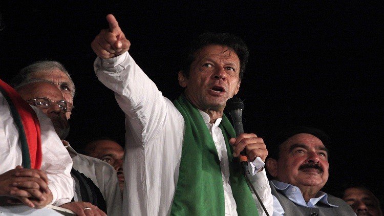خان يتراجع عن تهديده بالتظاهر وإغلاق إسلام آباد