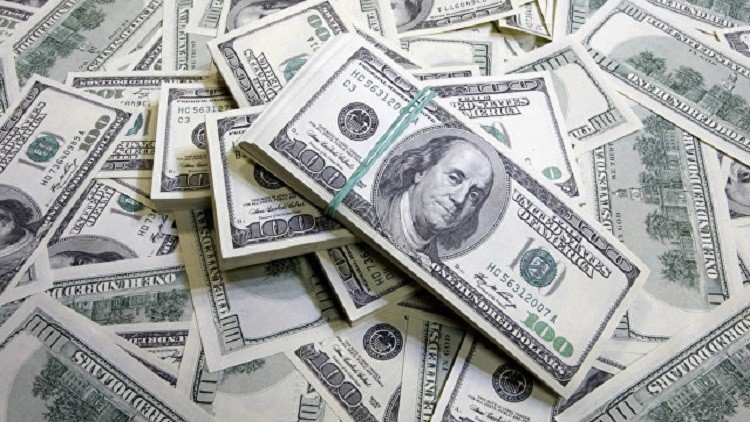 الدولار قرب أدنى مستوى في 12 أسبوعا بعد صعود ترامب