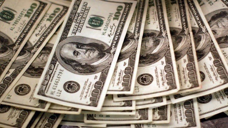 البريد الالكتروني لكلينتون يرفع الدولار