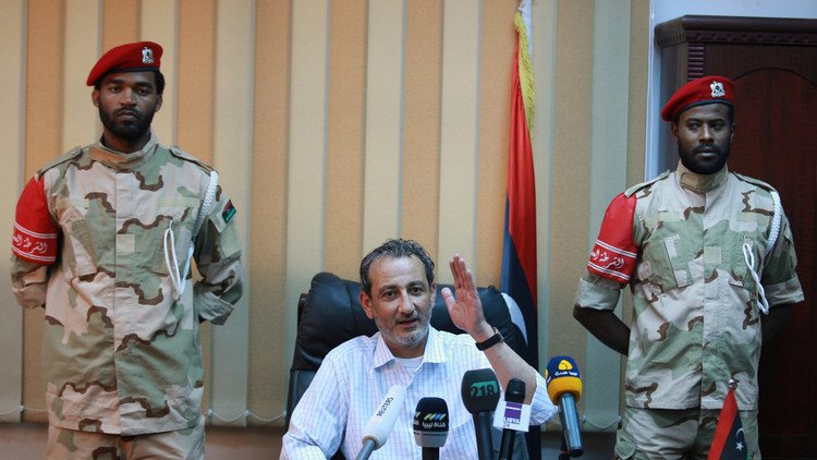 وزير دفاع "حكومة الوفاق" يطلق النار على حفتر من طرابلس!