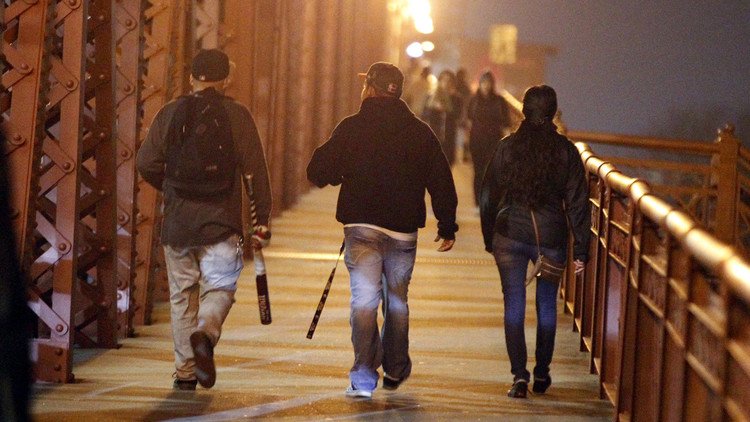 استمرار المظاهرات وأعمال الشغب ضد فوز ترامب