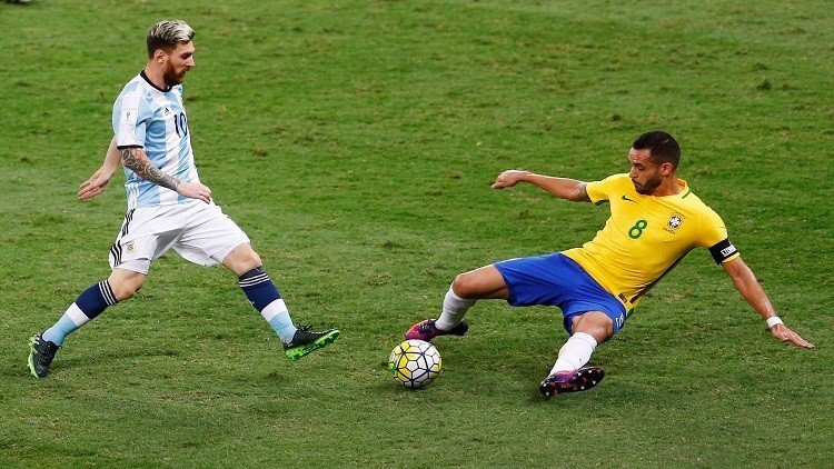 ميسي غاضب من أداء "التانغو" أمام البرازيل