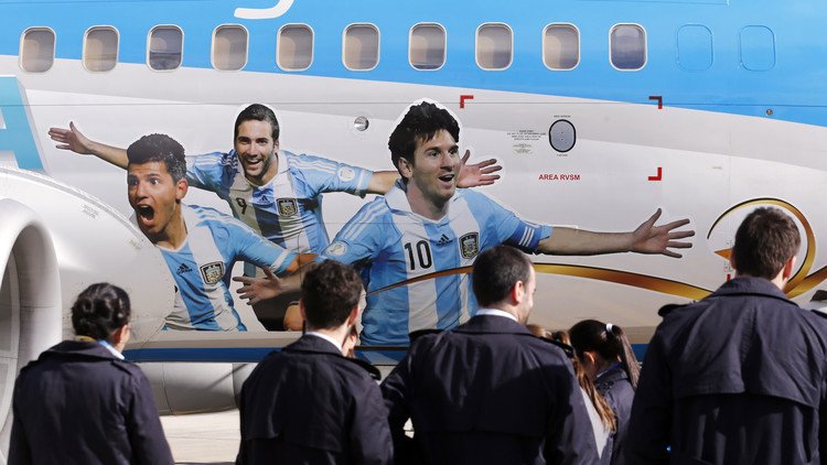 ميسي يتعرض لمتاعب صحية أثناء رحلته إلى كولومبيا