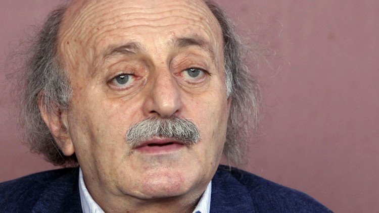 جنبلاط  يخاطب "أمل" عبر تطبيق جديد: "خلصونا بقى"!
