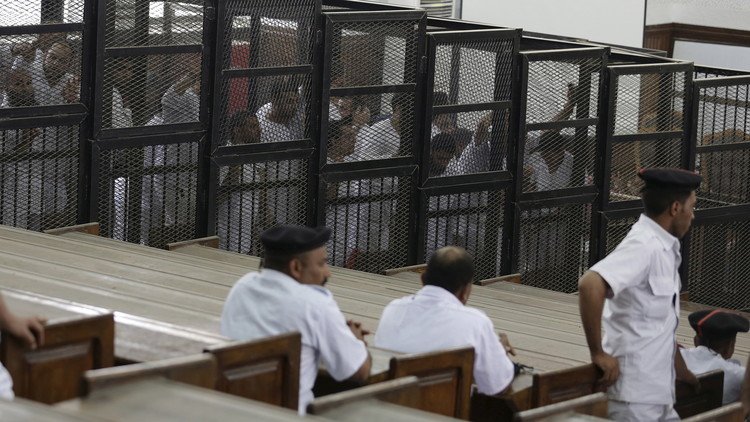 محكمة عسكرية مصرية تقضي بالمؤبد على عشرات المتهمين