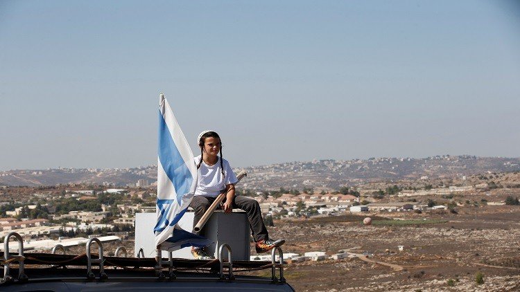 الجيش الإسرائيلي ينقل مستوطنة عمونا بدلاً من إخلائها