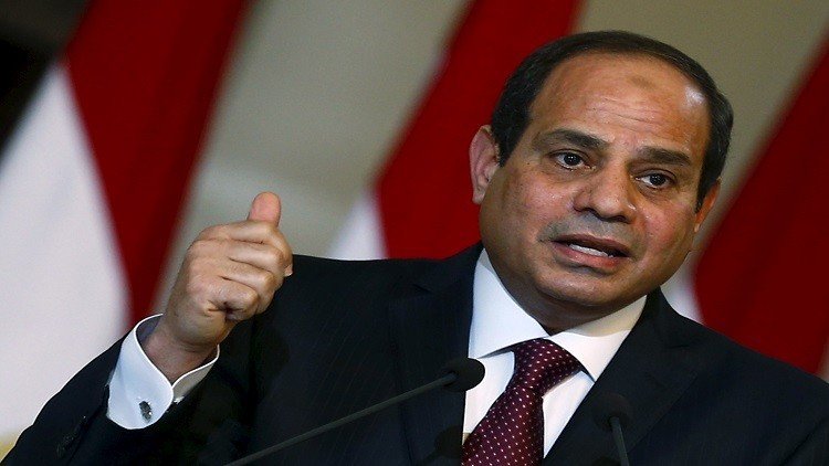 السيسي يكشف هوية منفذ هجوم الكنيسة ويشارك في تشييع ضحاياه