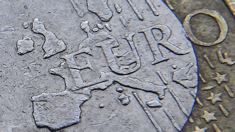 اليورو عند أدنى مستوى خلال 14 عاما مقابل الدولار