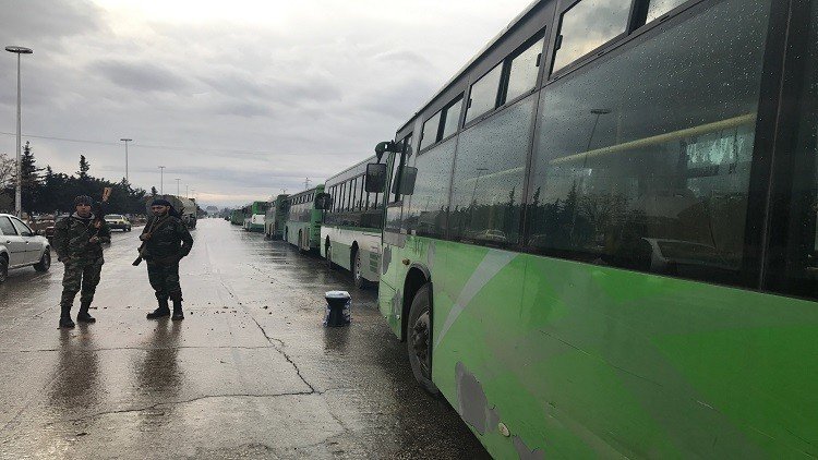 إجلاء 382 شخصا من المسلحين وأفراد عائلاتهم من شرق حلب خلال الساعات الـ24 الماضية