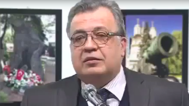 بالفيديو.. لحظة إطلاق النار على السفير الروسي في أنقرة