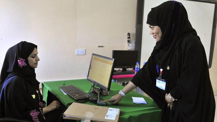 فوز 7 نساء في الانتخابات البلدية بسلطنة عمان