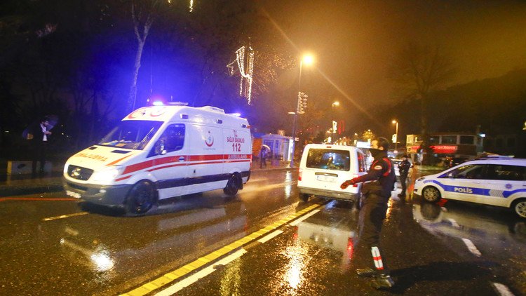 مقتل 39 شخصا وإصابة 65 آخرين في هجوم مسلح على ملهى ليلي في اسطنبول