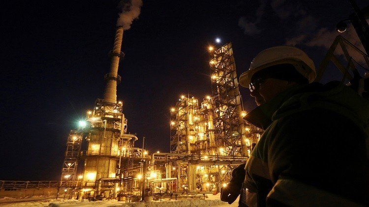 روسيا تبدأ تطبيق اتفاق خفض إنتاج النفط العالمي 