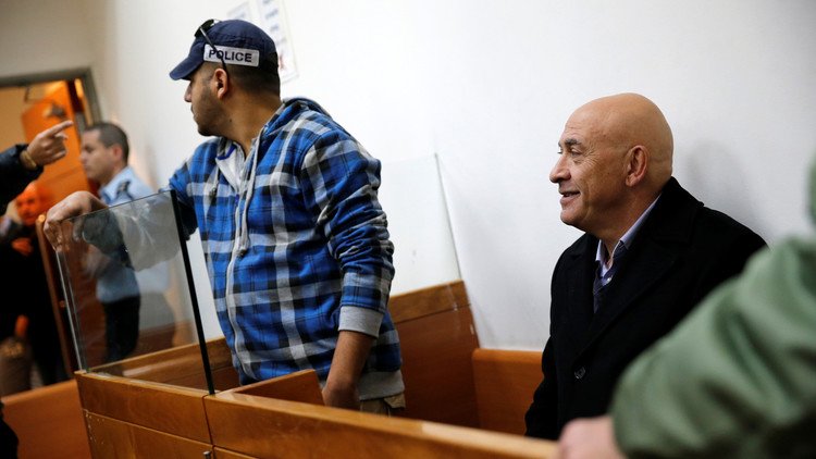 إسرائيل تقدم لائحة إتهام ضد غطاس حول نقل هواتف لأسرى فلسطينيين