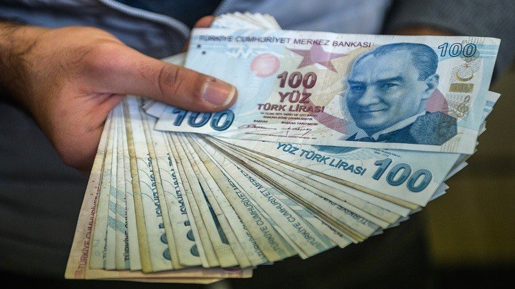 الليرة التركية تهوي إلى مستوى قياسي جديد