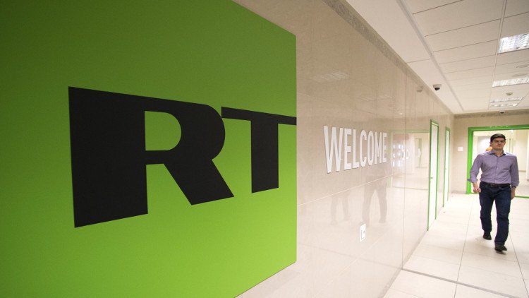 RT: نتابع باهتمام قصة بث أحد برامجنا في قناة أمريكية بعد "اختراقها"