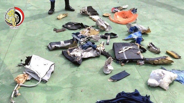 ظهور فرضية جديدة لتحطم الطائرة المصرية فوق المتوسط