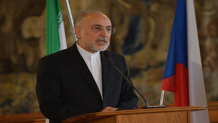 مسؤول إيراني يتوعد ترامب برد صادم إذا مزق الاتفاق النووي