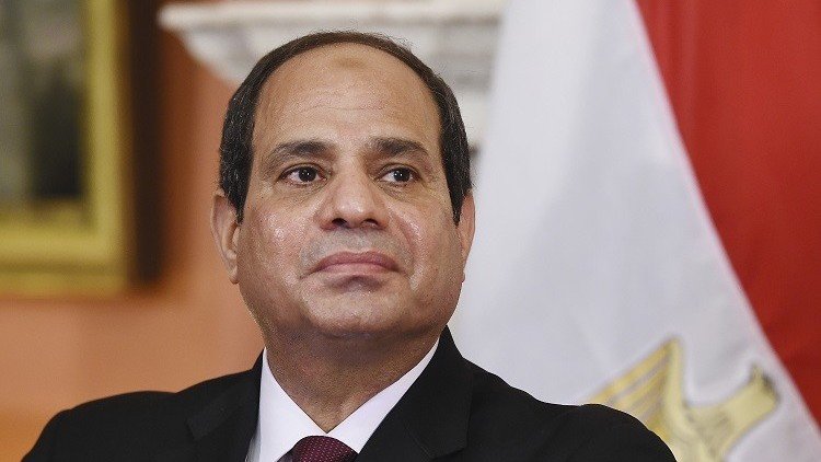 السيسي يصادق على ترقية قائد الحرس الجمهوري إلى رتبة فريق