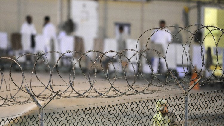 آخر عملية نقل سجناء من غوانتانامو في عهد أوباما