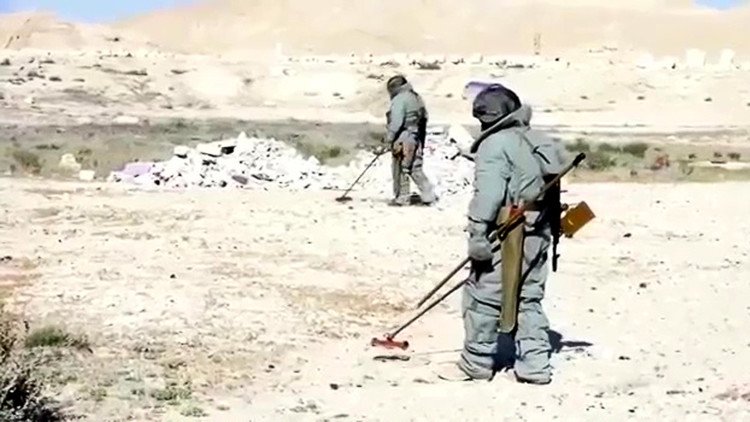 الدفاع الروسية: إبطال مفعول 25 ألف عبوة ناسفة في حلب