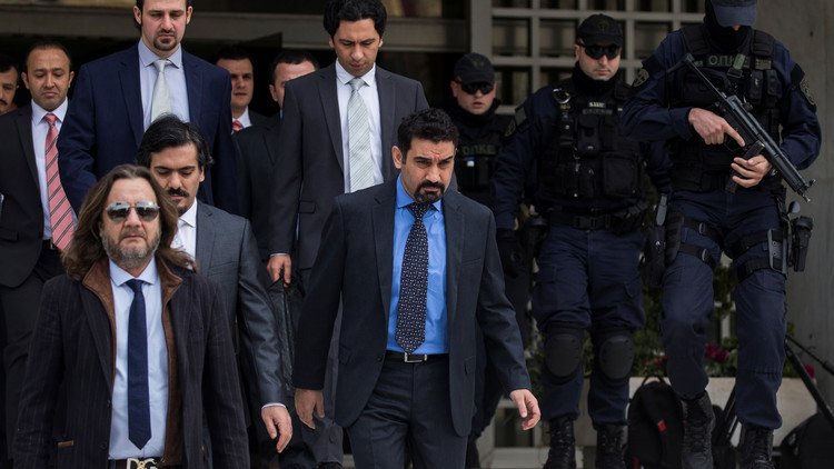 اليونان ترفض تسليم تركيا ضباط هاربين